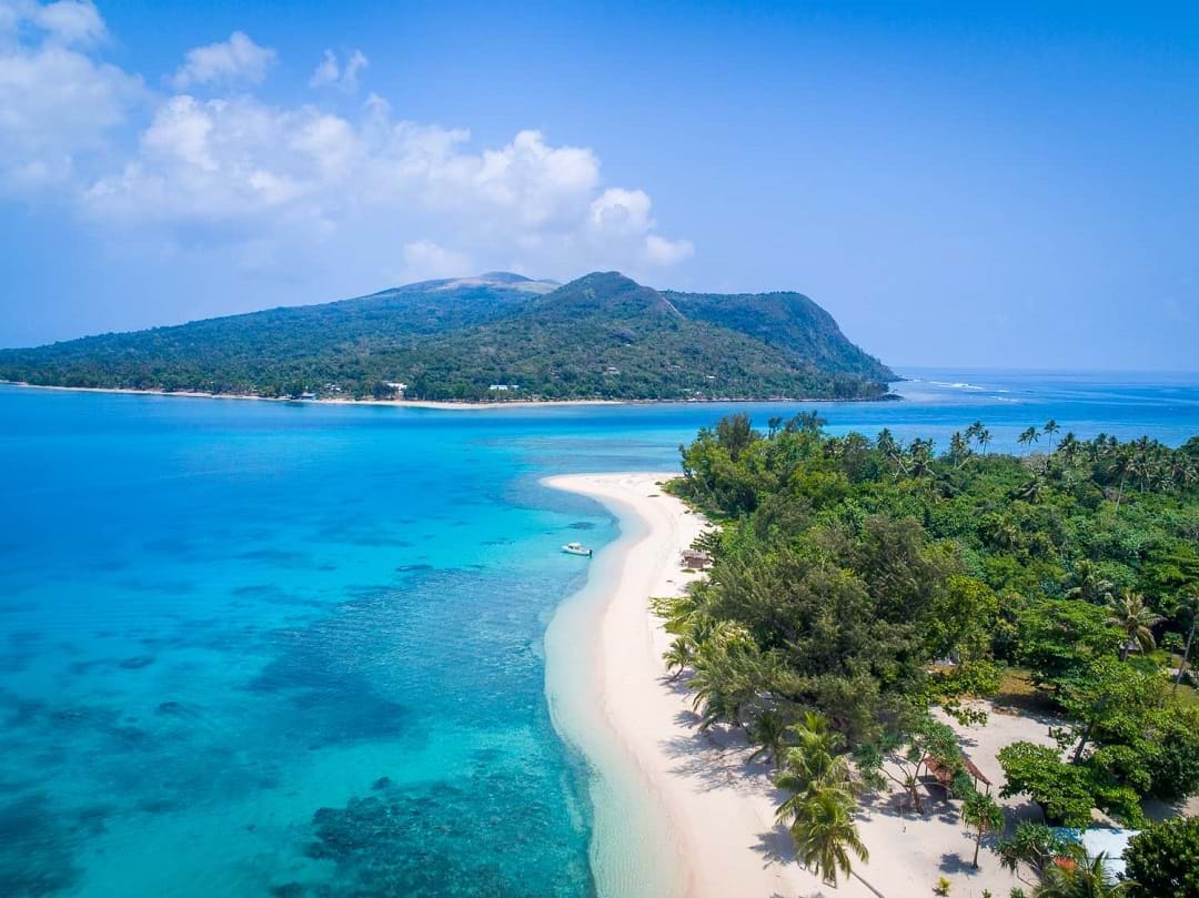 White sandy beaches of Lamen Bay