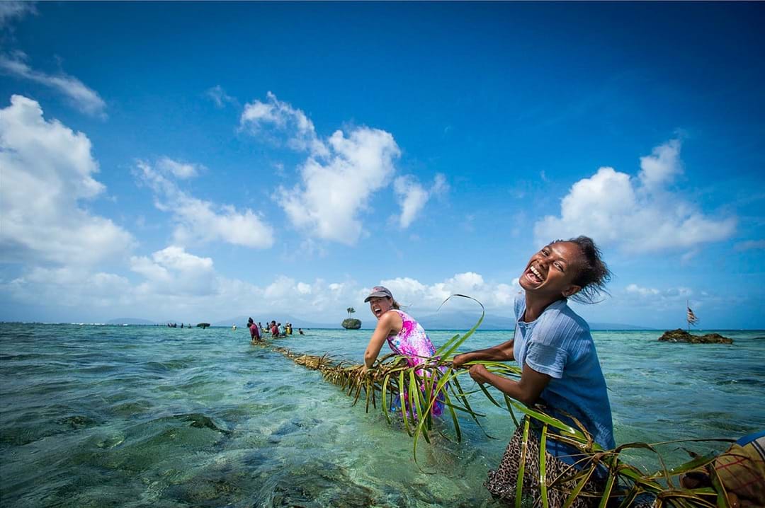Women traditional long line finshing in Norsup