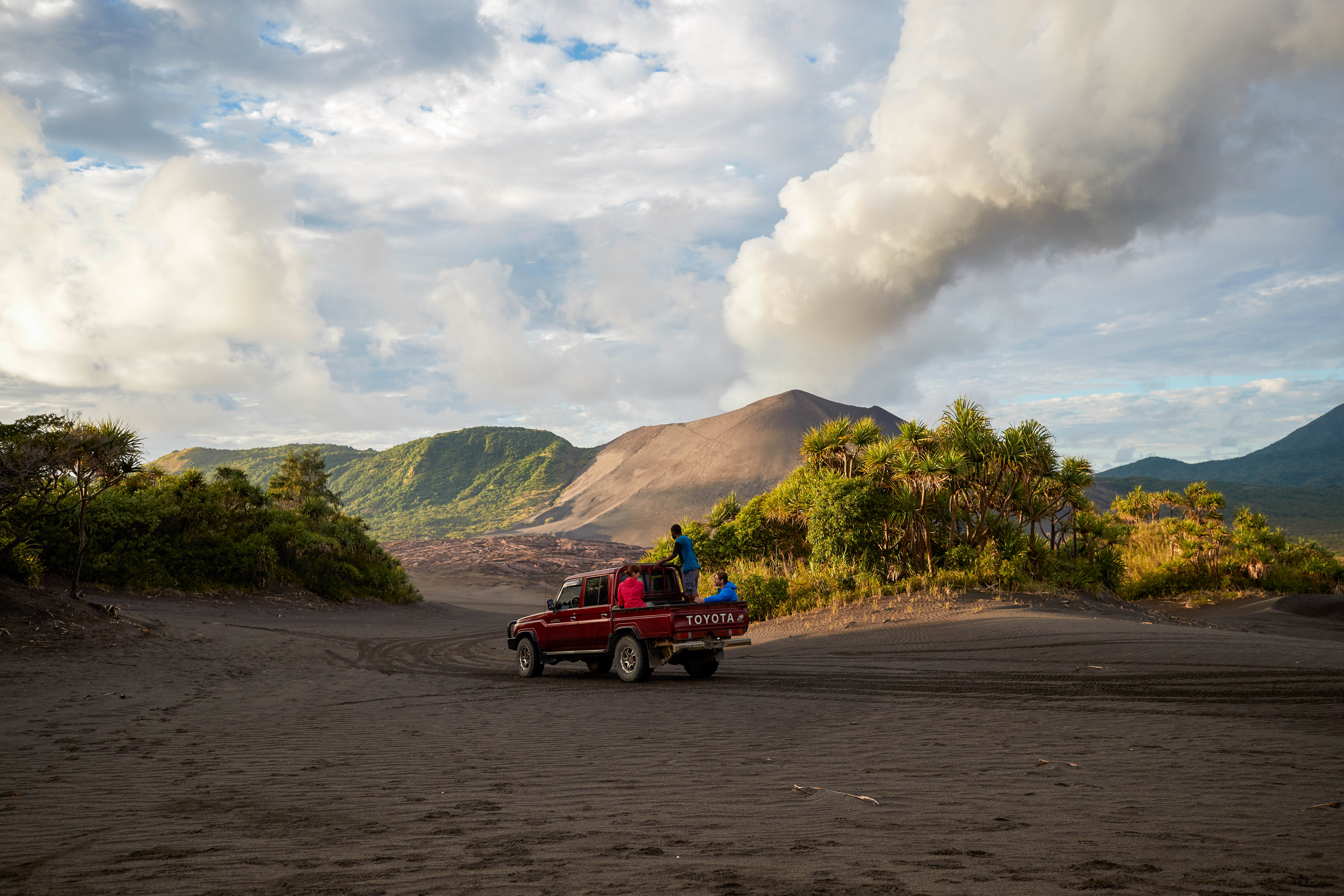 Mt Yasur (1)